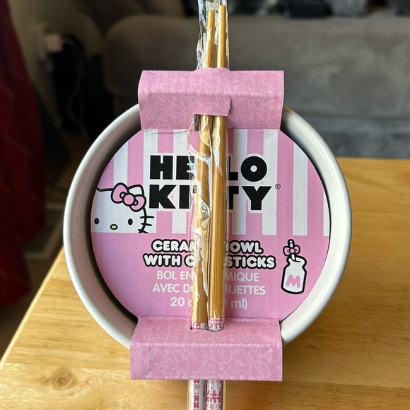 Hello Kitty ramen bowl with chopsticks (NWT) - Picture 2 of 6